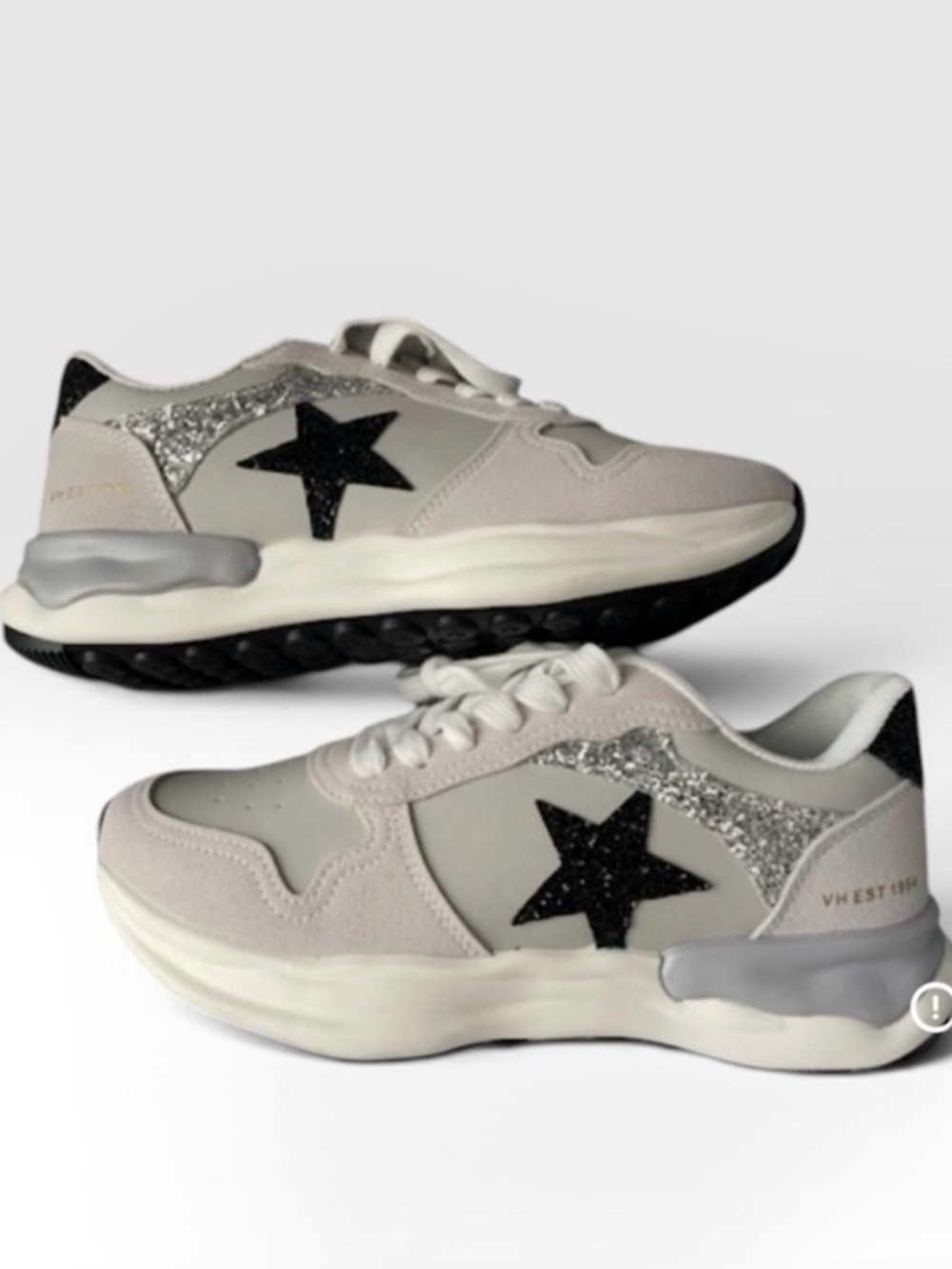 Vintage Havana Star Run White Grey Silver Women Sneaker Size 8 or 8.5